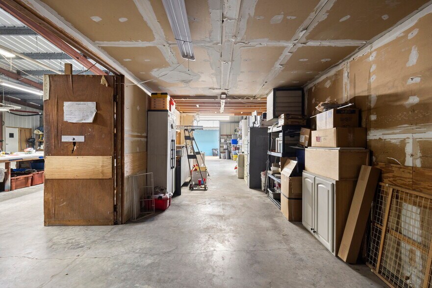 More Photos Of 206 Highway 35 S, Rockport Manufacturing For Sale