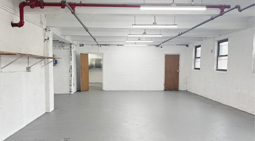 More Photos Of 600 E 132nd St, Bronx Manufacturing For Lease