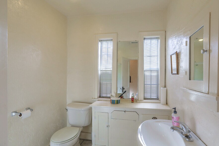 More Photos Of 3104 Monte Vista Blvd NE, Albuquerque Office For Sale