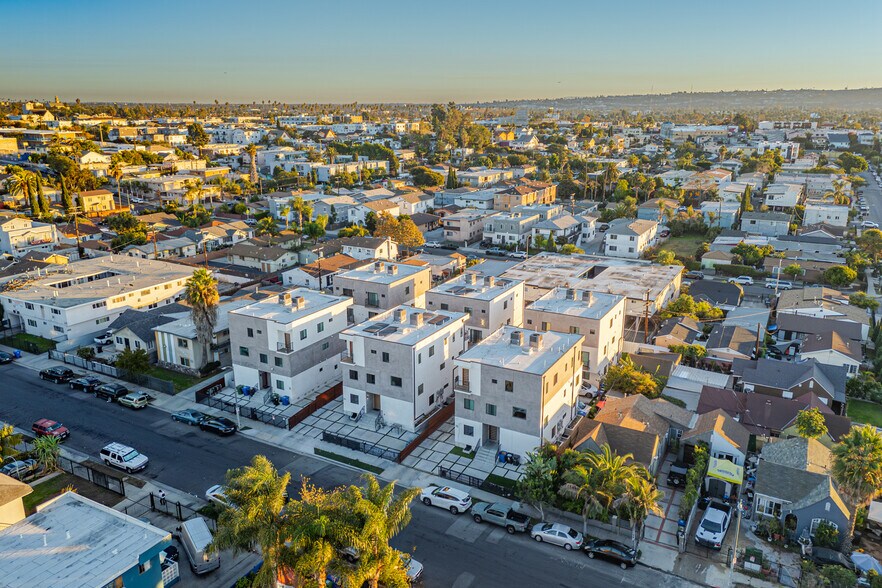 More Photos Of 4842 W 17th St, Los Angeles Apartments For Sale