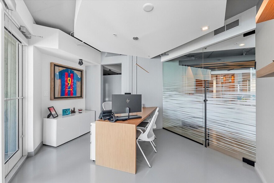 More Photos Of 40 SW 13th St, Miami Office Residential For Sale