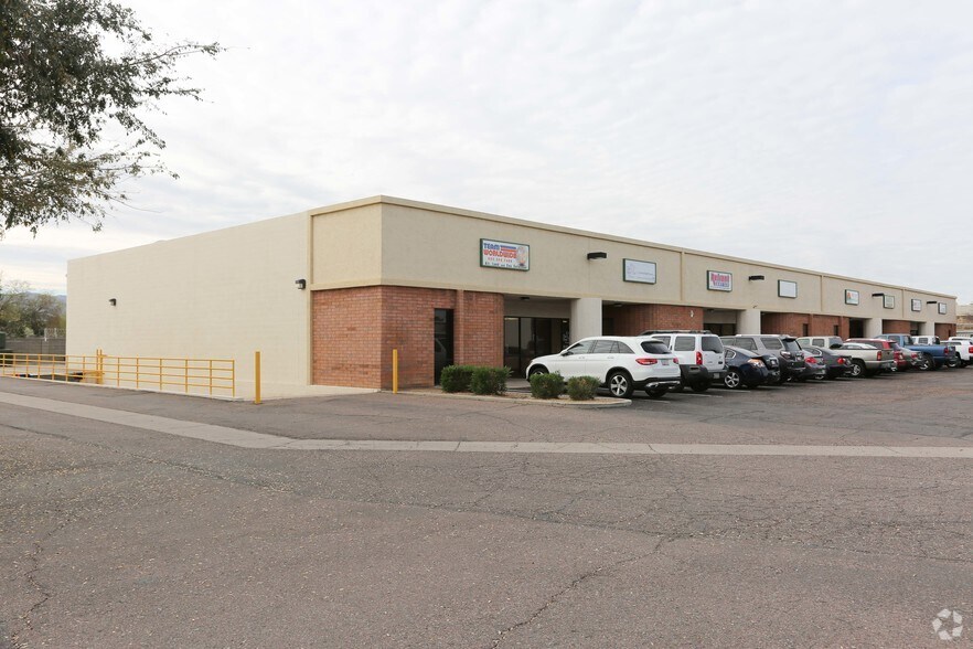More Photos Of 3837 E Wier Ave, Phoenix Warehouse For Lease
