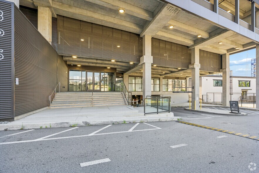 More Photos Of 1055 howell mill Rd, Atlanta Office For Lease