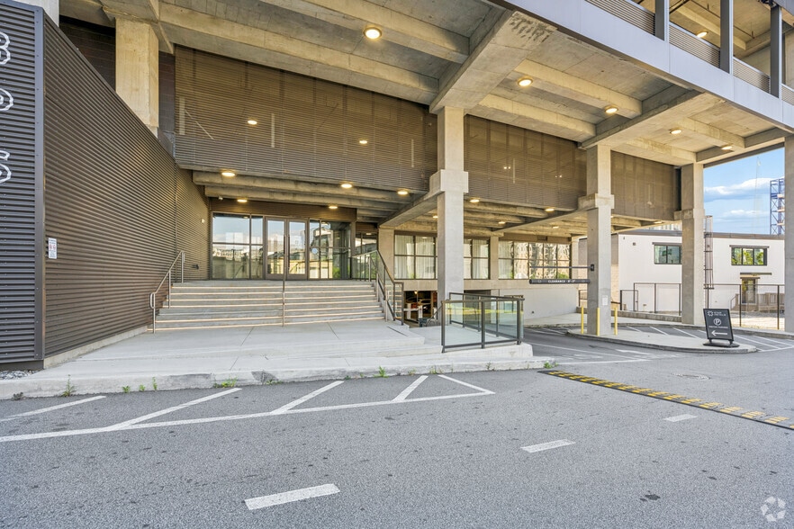 More Photos Of 1055 howell mill Rd, Atlanta Office For Lease