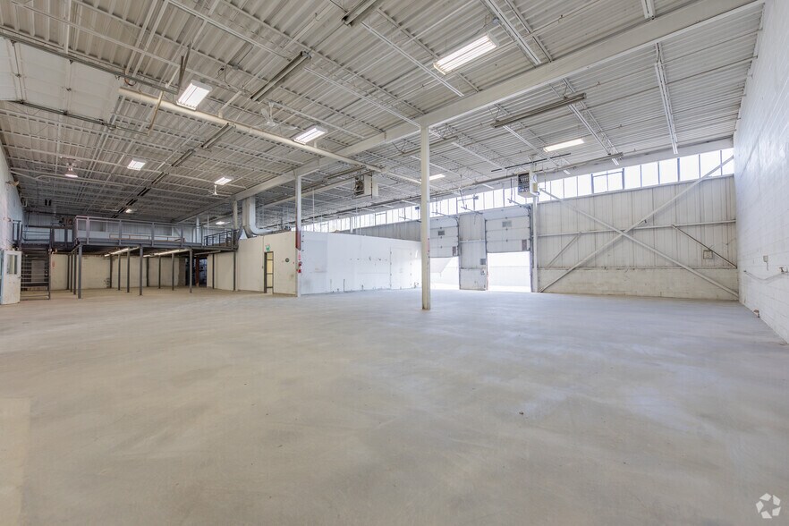 More Photos Of 1075 Clark Blvd, Brampton Warehouse For Lease