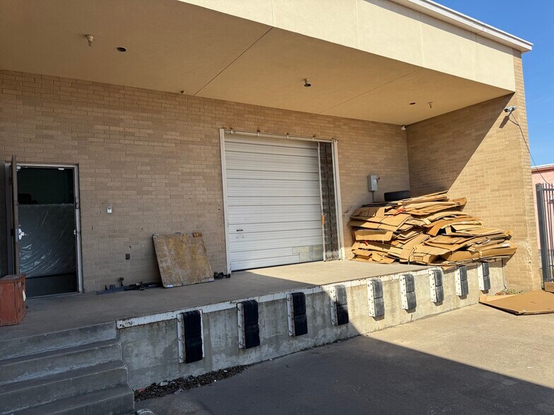 More Photos Of 3910 W Camp Wisdom Rd, Dallas Storefront For Sale