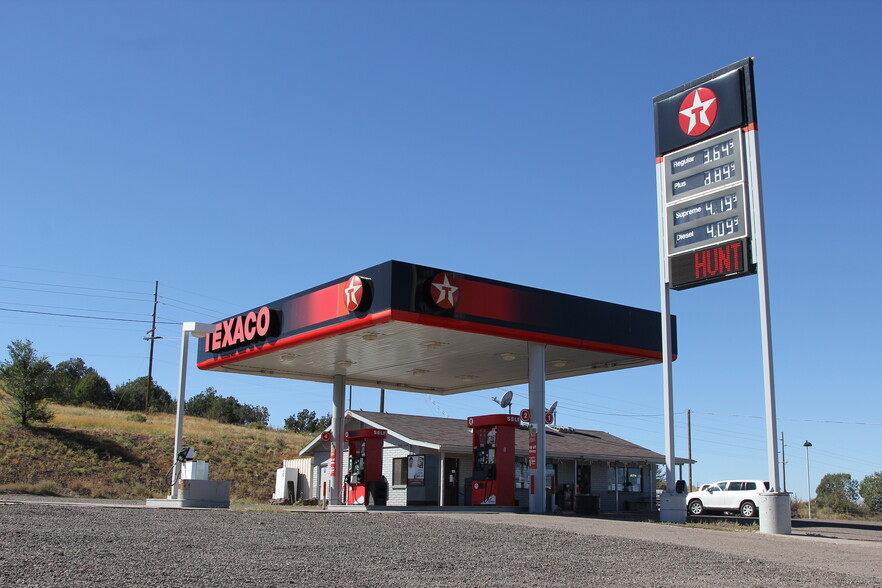 Primary Photo Of 925 E Interstate 40 Hwy, Ash Fork Service Station For Sale