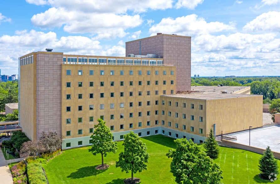 More Photos Of 3701 Wayzata Blvd, Minneapolis Office For Lease