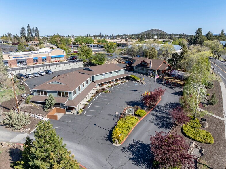 More Photos Of 62910 O B Riley Rd, Bend Storefront Retail Office For Lease