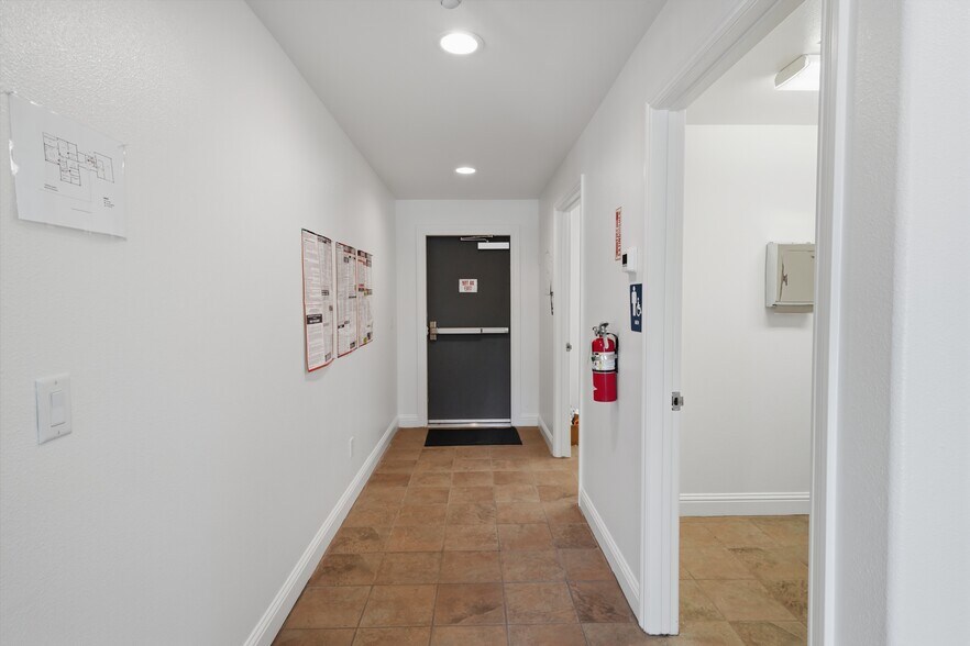More Photos Of 440 Lower Grass Valley Rd, Nevada City Office For Sale