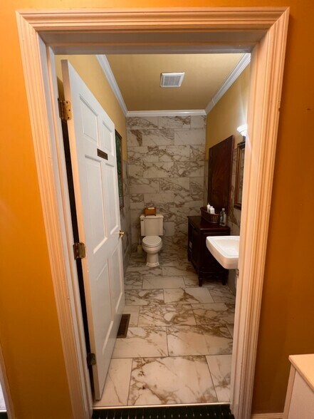 More Photos Of 407 Brewer Dr, Nashville Medical For Sale