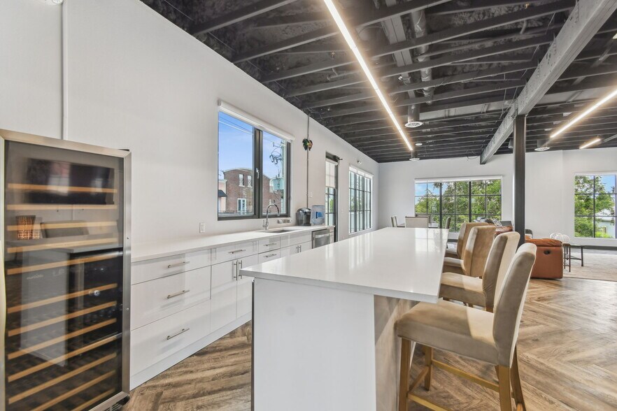 More Photos Of 1919 E 6th Ave, Tampa Office For Sale