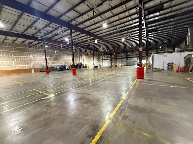 More Photos Of 7801 Sears Blvd, Pensacola Distribution For Lease