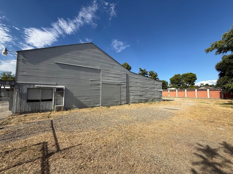 More Photos Of 2651 Henderson, Redding Warehouse For Sale