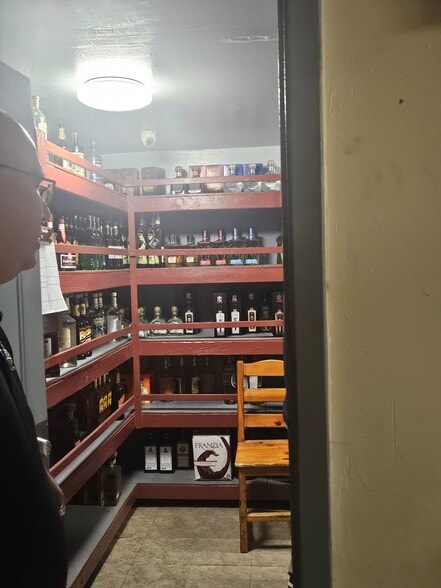 More Photos Of 7111 Pacific Blvd, Huntington Park Restaurant For Sale