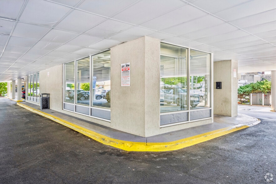 More Photos Of 265 Post Ave, Westbury Medical For Lease