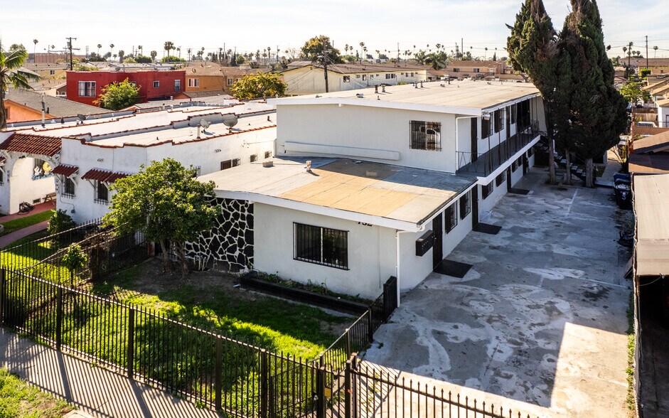 More Photos Of 732 W 76th St, Los Angeles Apartments For Sale