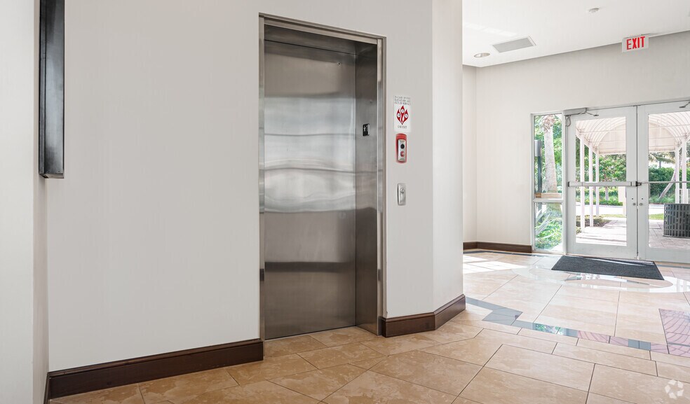 More Photos Of 1044 US Highway 1, Jupiter Medical For Lease