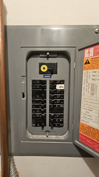 More Photos Of 17236 Harlem Ave, Tinley Park Office For Sale