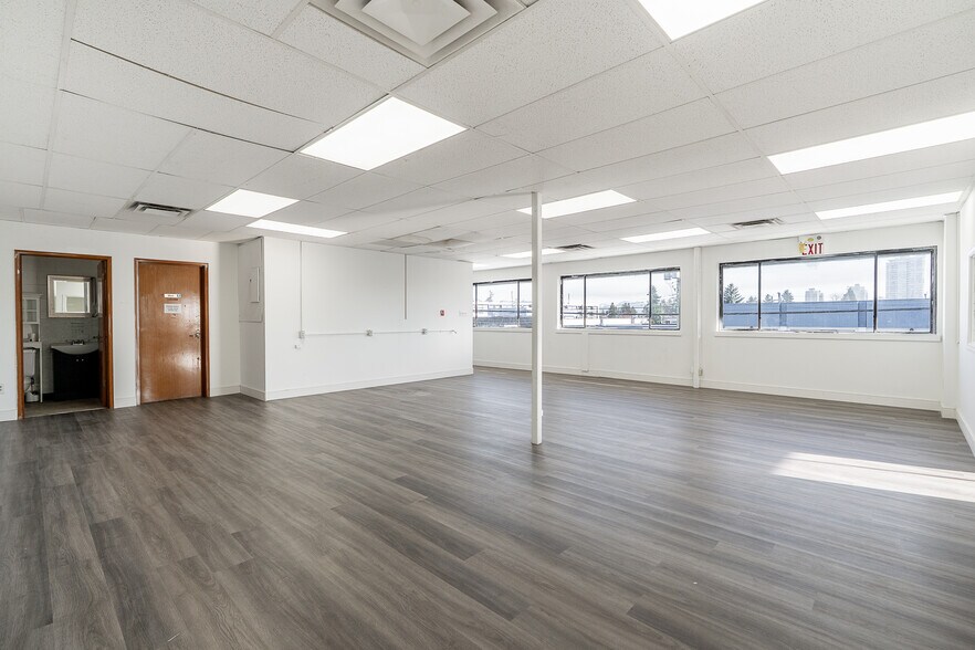 More Photos Of 7123 Curragh Av, Burnaby Light Manufacturing For Lease