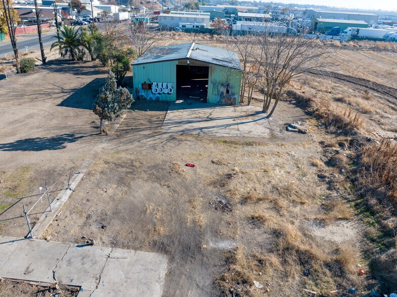 More Photos Of 864 E Childs Ave, Merced Warehouse For Sale