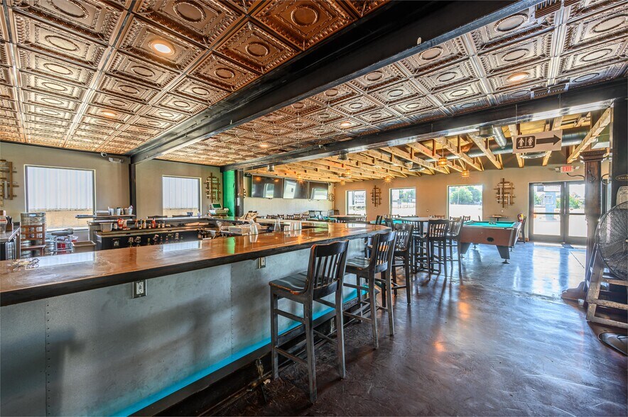 More Photos Of 1721 S Armstrong Ave, Denison Restaurant For Sale