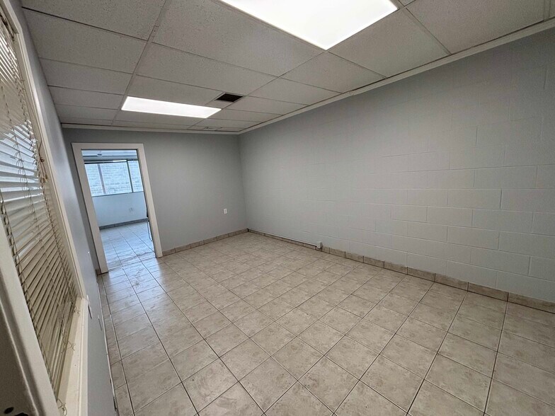 Primary Photo Of 2810 48 Av, Vernon Storefront Retail Office For Lease