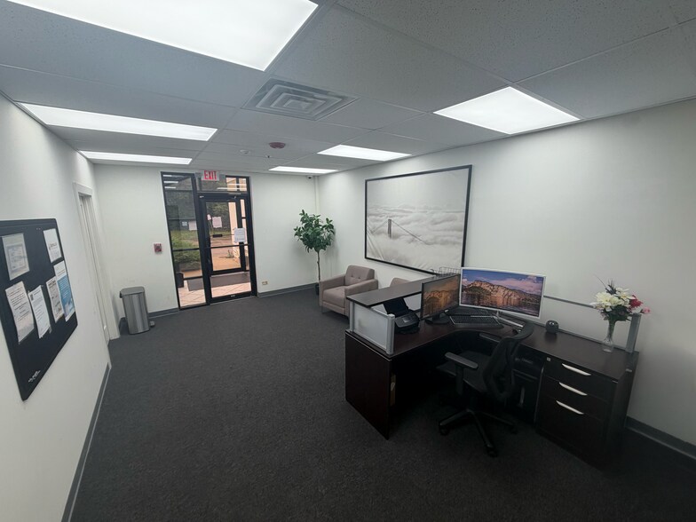 More Photos Of 210 Mittel Dr, Wood Dale Warehouse For Lease