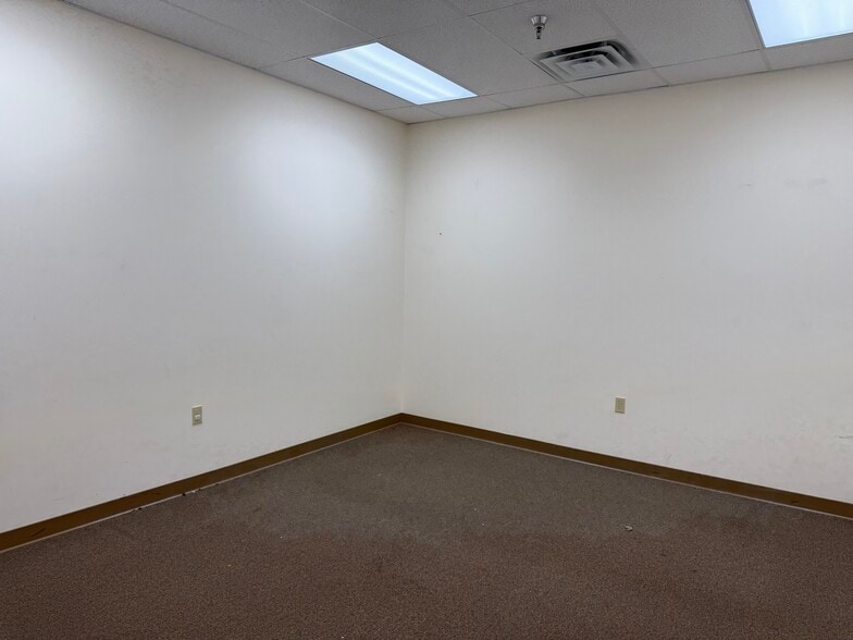 More Photos Of 20850 Langley Rd, Lexington Park Religious Facility For Lease