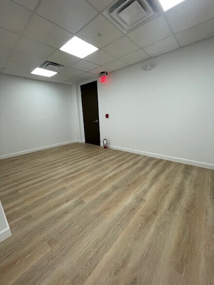 More Photos Of 4900 S University Dr, Davie Unknown For Lease