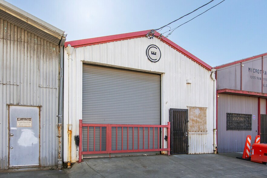 Primary Photo Of 1359 Van Dyke Ave, San Francisco Warehouse For Sale