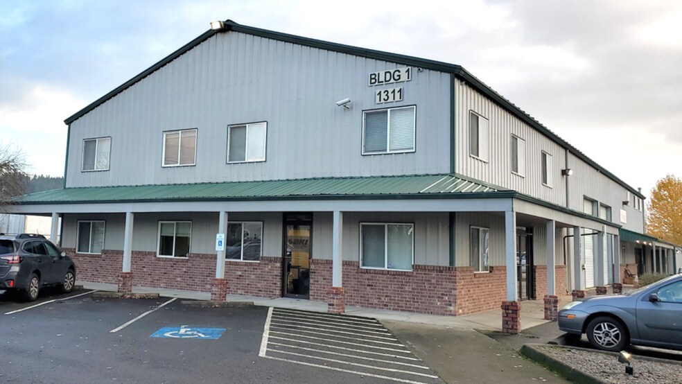 More Photos Of 1311 SE Grace Ave, Battle Ground Unknown For Lease