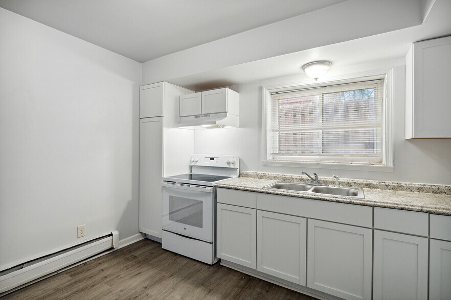 More Photos Of 645 E Jolly Rd, Lansing Apartments For Sale