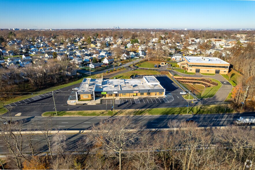 More Photos Of 211 S Boulevard Ave S, Maple Shade Township Storefront Retail Office For Sale