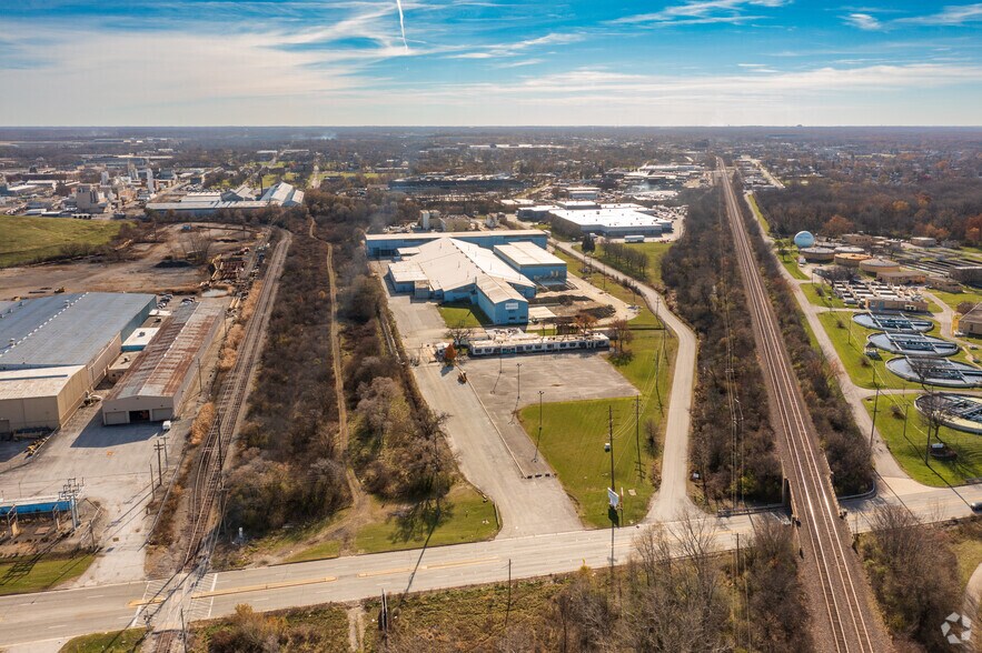 More Photos Of 300 E Joe Orr Rd, Chicago Heights Manufacturing For Sale