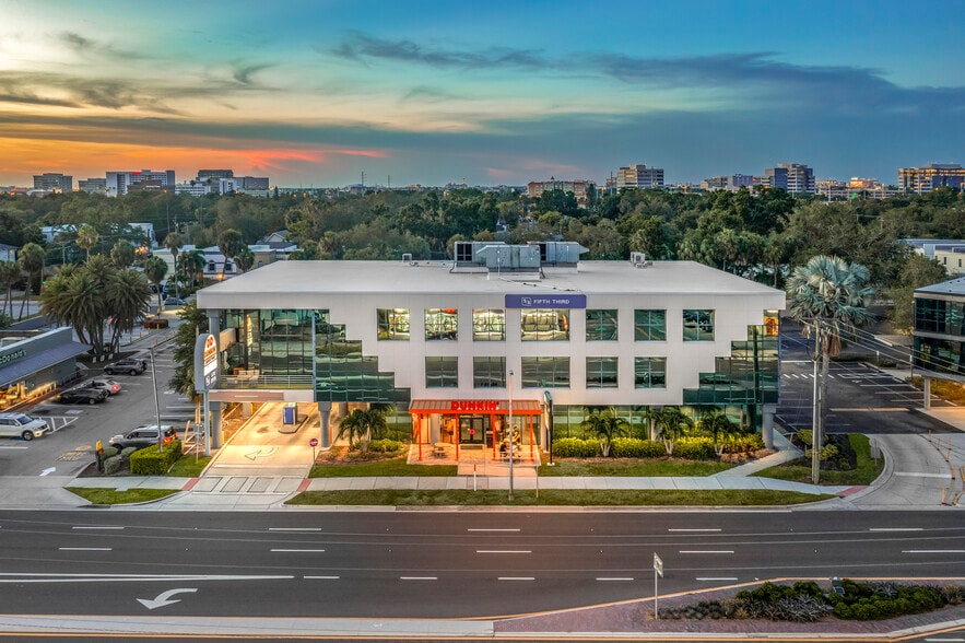 More Photos Of 4427 W Kennedy Blvd, Tampa Office For Sale