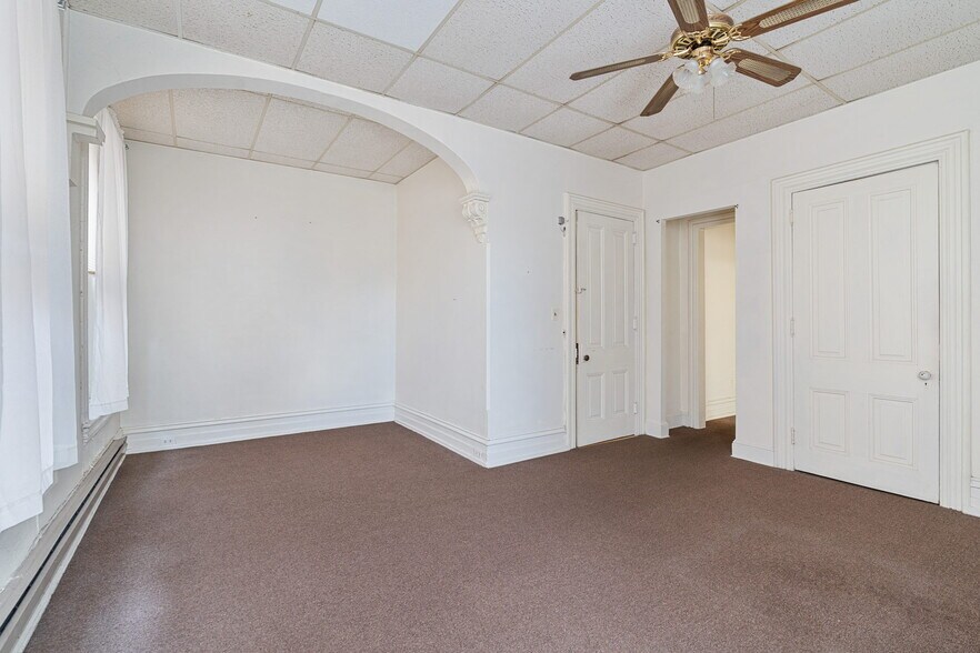 More Photos Of 962 W Hamilton St, Allentown Storefront Retail Residential For Lease