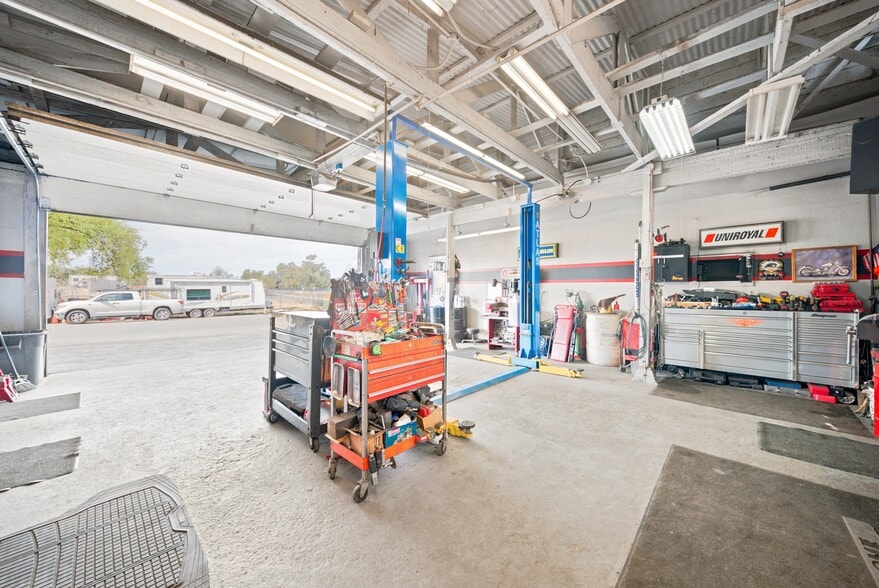 More Photos Of 3725 Pine St, Rocklin Auto Repair For Sale