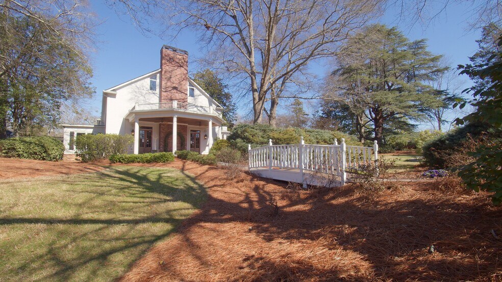 More Photos Of 1176 Atlanta Hwy, Auburn Specialty For Sale