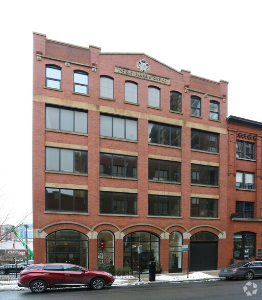 More Photos Of 371 W Ontario St, Chicago Loft Creative Space For Lease