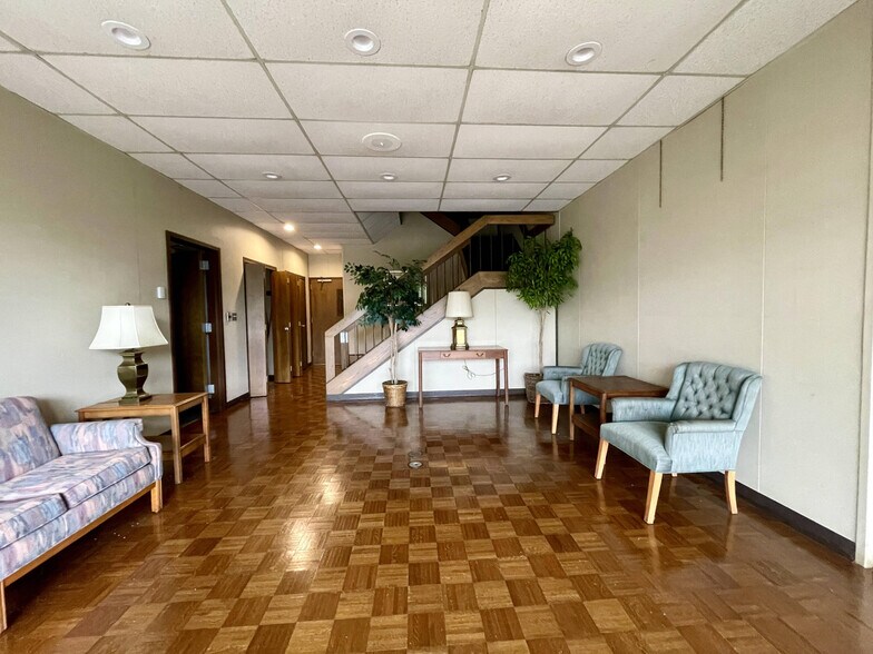 More Photos Of 1301 Rockland Ave, Roanoke Industrial For Sale