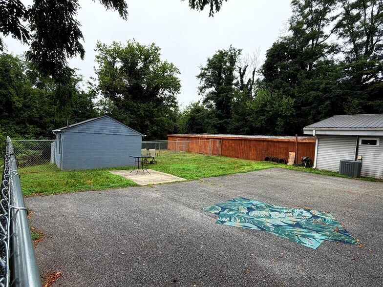 More Photos Of 1818 Memorial Ave, Lynchburg Office For Sale