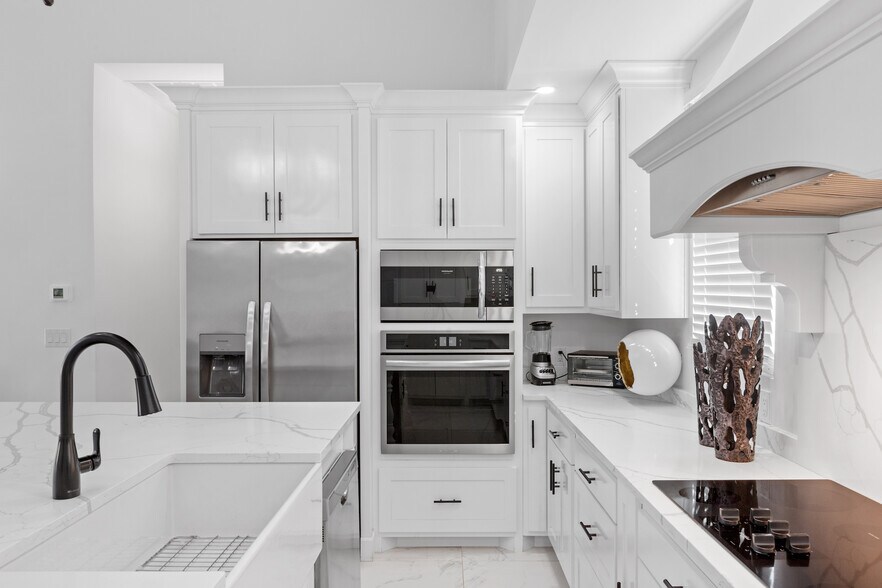 More Photos Of 2565 N State Highway 16, Fredericksburg Specialty For Sale