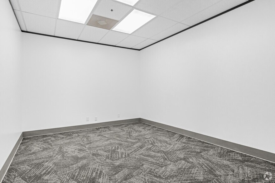 More Photos Of 10795 Hammerly Blvd, Houston Warehouse For Lease