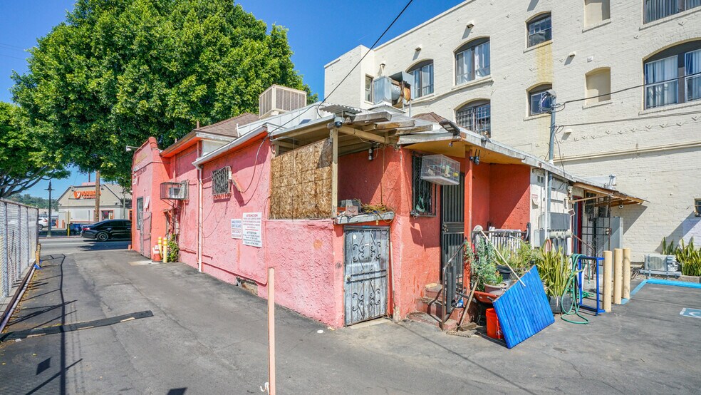 More Photos Of 2526 Daly St, Los Angeles Storefront For Sale