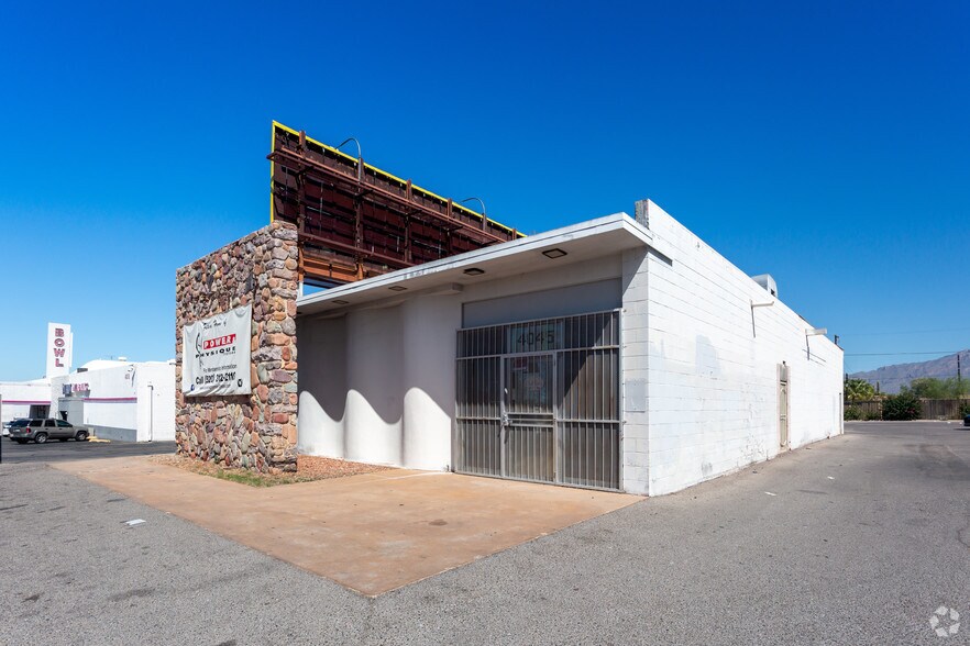 More Photos Of 4045 E Speedway Blvd, Tucson Freestanding For Lease