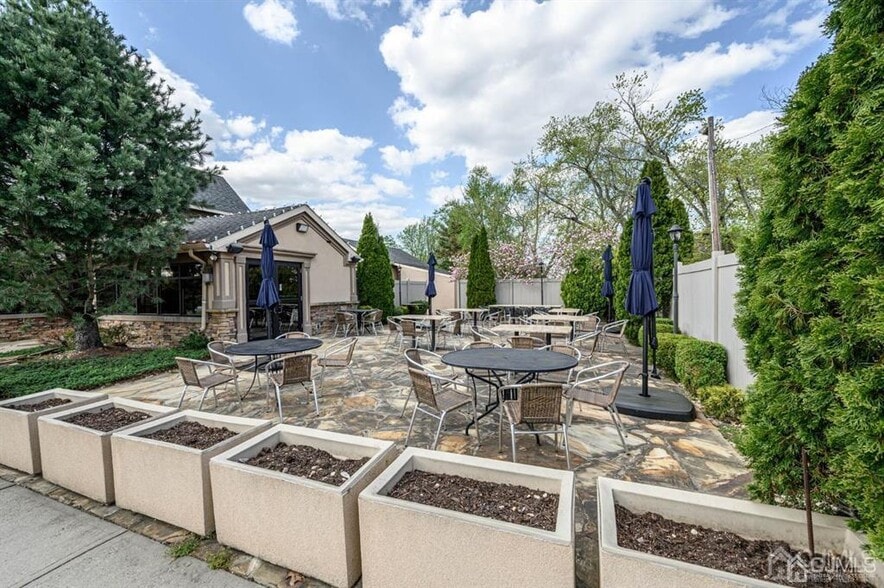 More Photos Of 522 Rt-33, Englishtown Restaurant For Lease