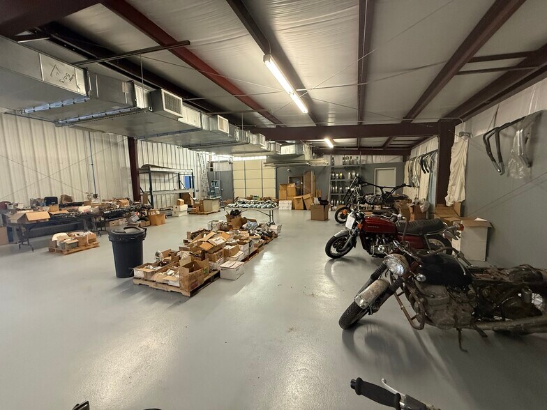 More Photos Of 1454 Oday Rd, Pearland Light Manufacturing For Sale