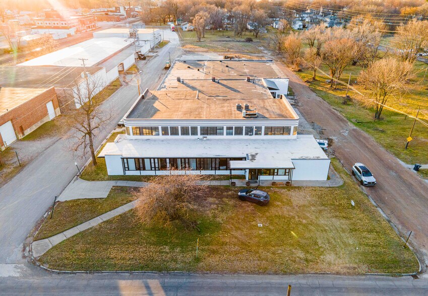More Photos Of 201 N Missouri Ave, Sedalia Manufacturing For Sale