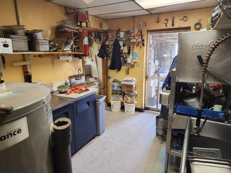 More Photos Of 101 Main St, Wiggins General Retail For Sale